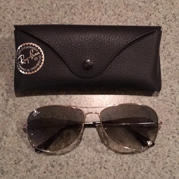 Ray-Ban Accessories - RAY BAN Aviator Sunglasses